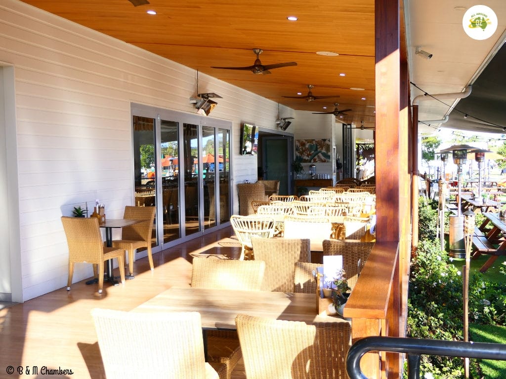 Rivershore Resort - Bar Area