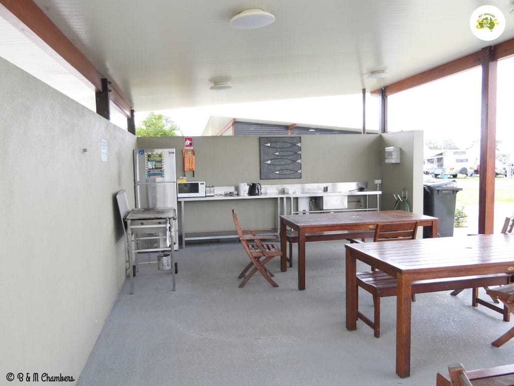 Rivershore Resort - Camp Kitchen